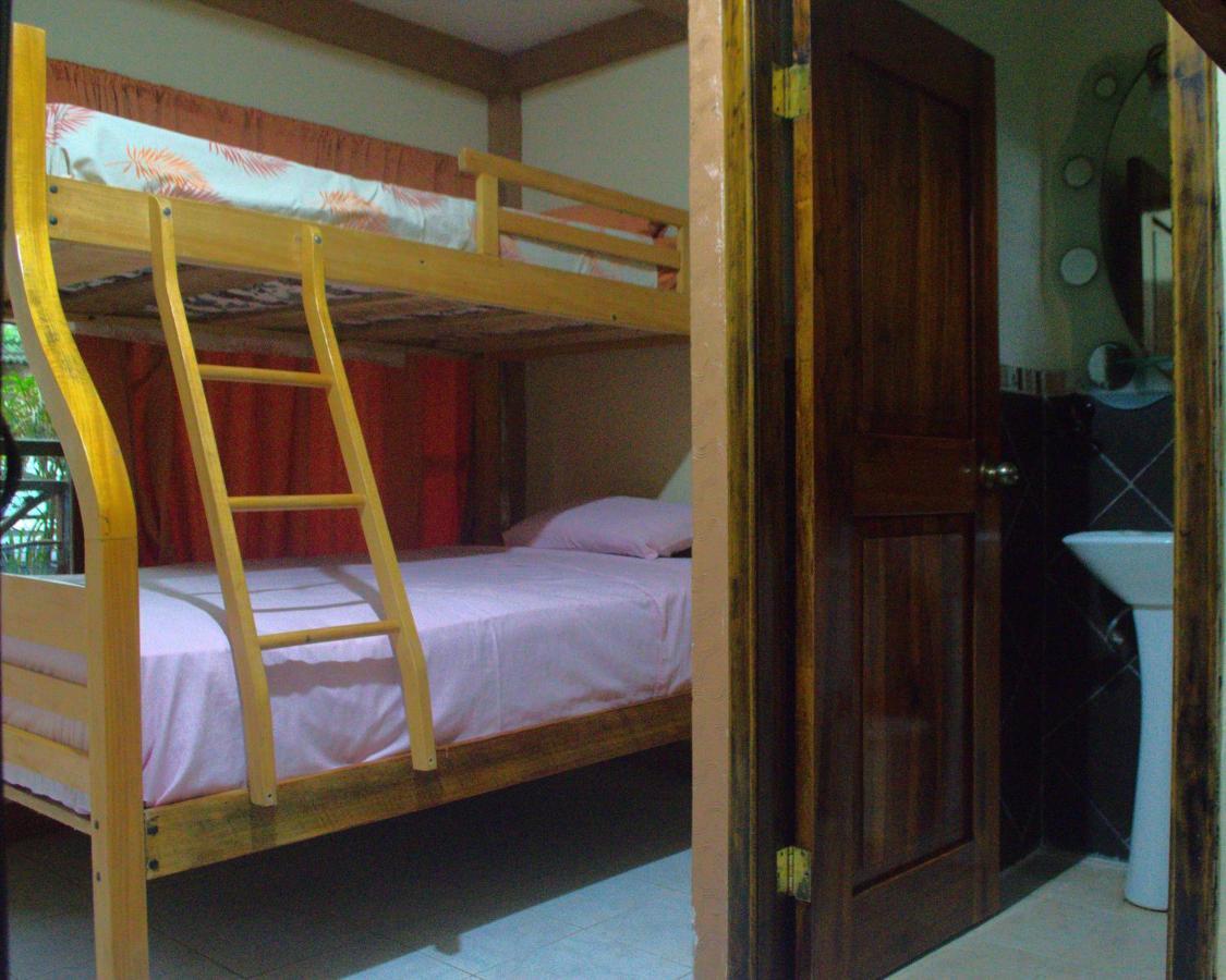 Hostal Tierra Y Mar Montañita Екстериор снимка