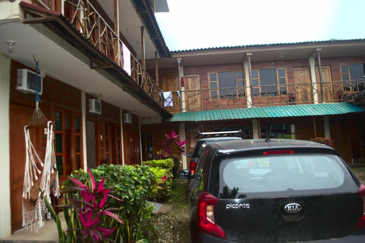 Hostal Tierra Y Mar Montañita Екстериор снимка