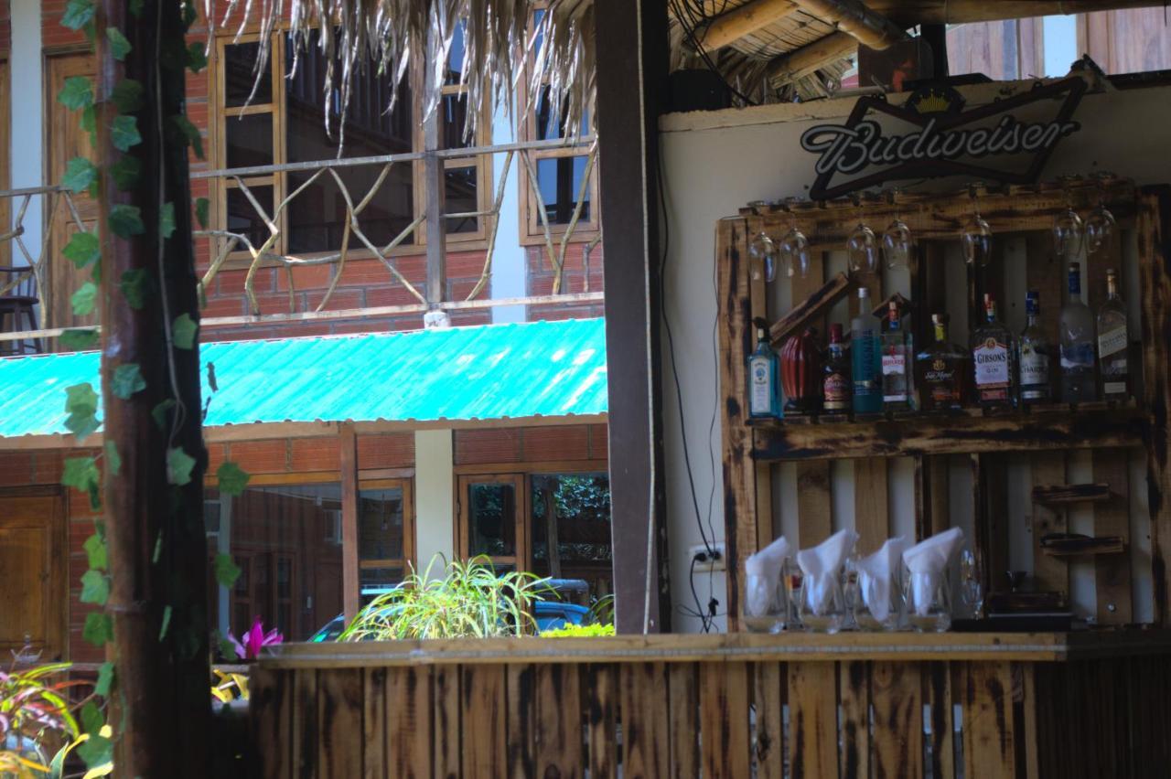 Hostal Tierra Y Mar Montañita Екстериор снимка