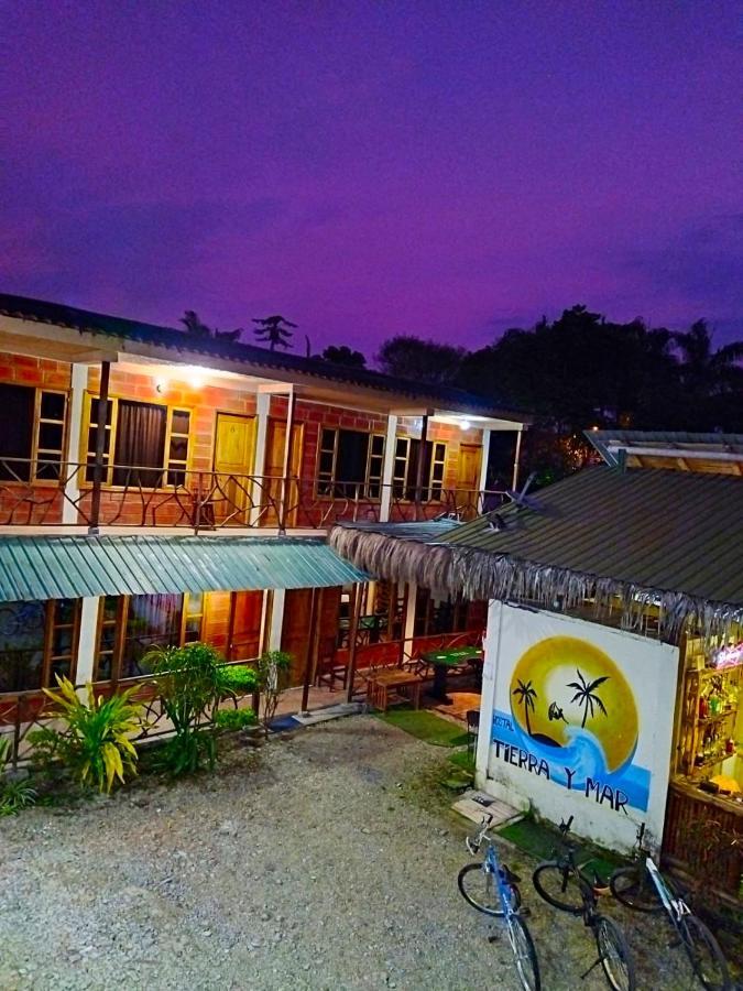 Hostal Tierra Y Mar Montañita Екстериор снимка
